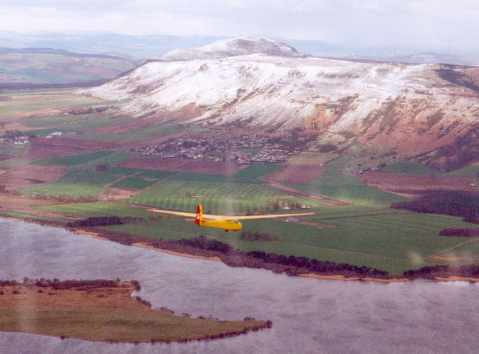 Snoopy over the Loch