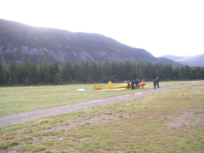 Getting ready to rig K13 at Feshie